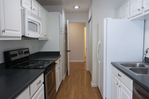 Building Photo - 1051 Beach Park Blvd