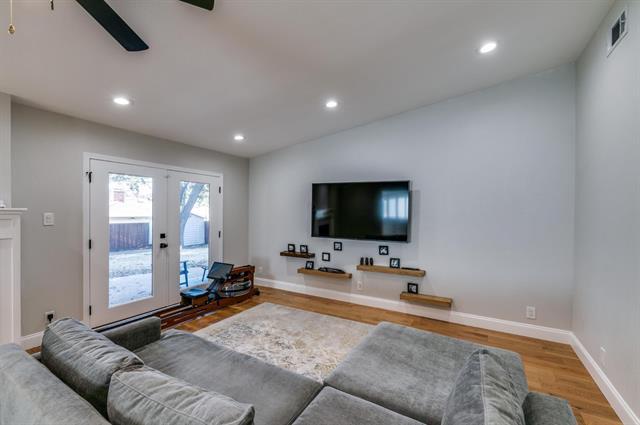 Building Photo - 8349 Londonderry Ln