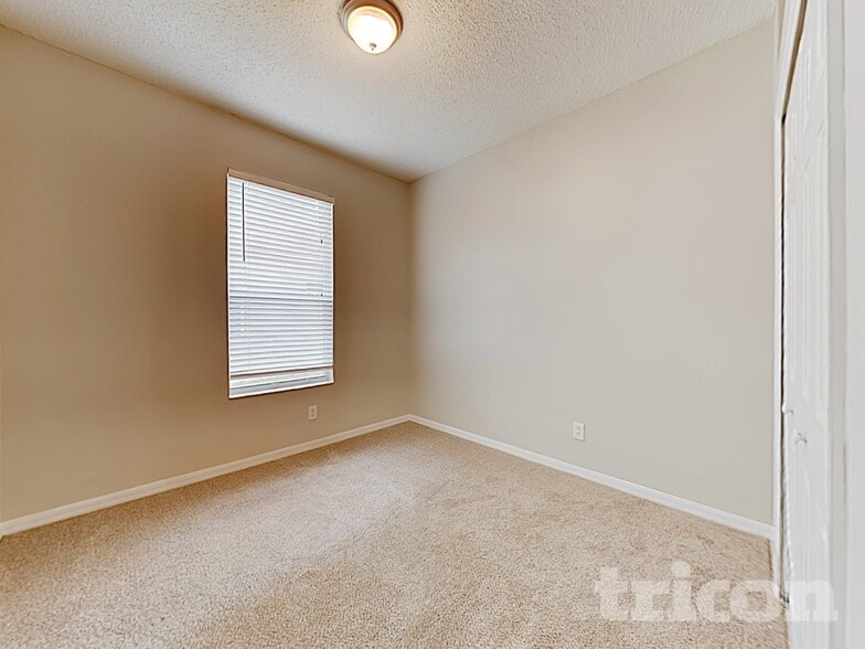Building Photo - 10525 Beneva Dr