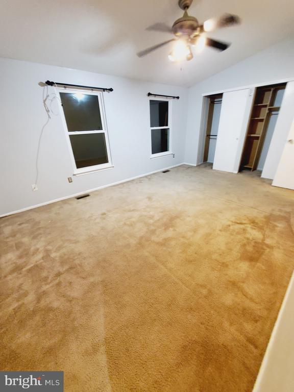 Building Photo - 19 Island Run Ct