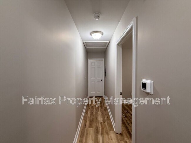 Building Photo - 2416 Owen St