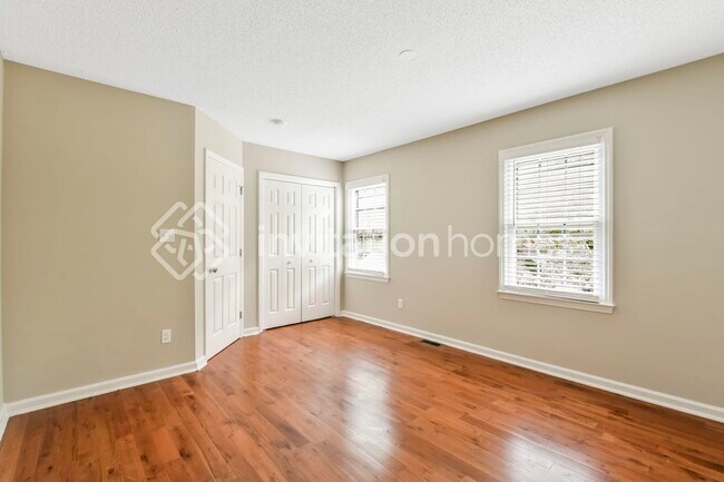 Building Photo - 7311 Canyon Dr