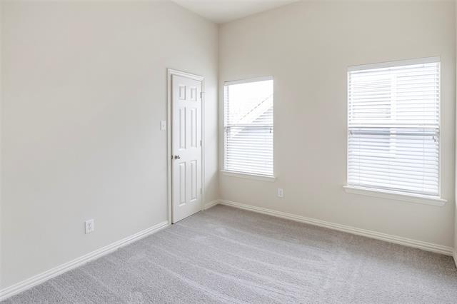 Building Photo - 10015 Pinecrest Dr
