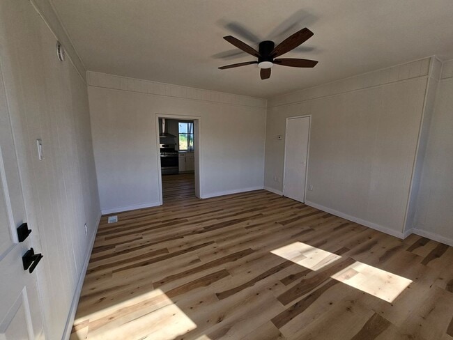 Building Photo - Newly updated 1 bedroom 1 bath apartment f...