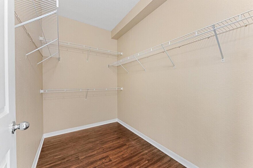 Building Photo - 15025 Michelangelo Blvd