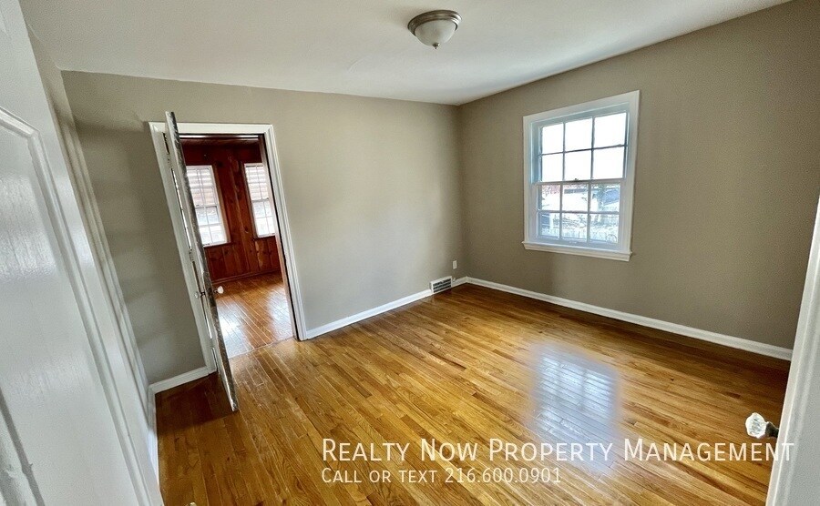 Building Photo - 3638 Lindholm Rd