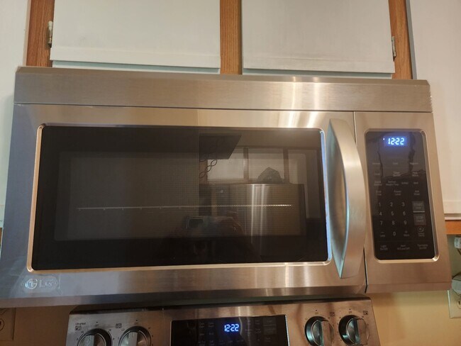 Building Photo - 184 Ridgeview St