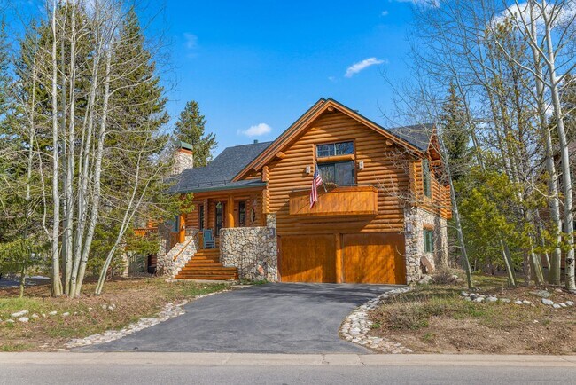 Building Photo - New to the market!  Log home in Frisco!  L...