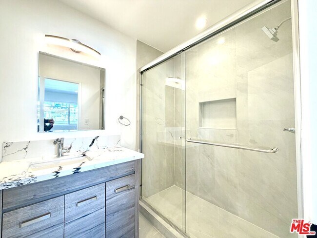 Building Photo - 8821 Alcott St