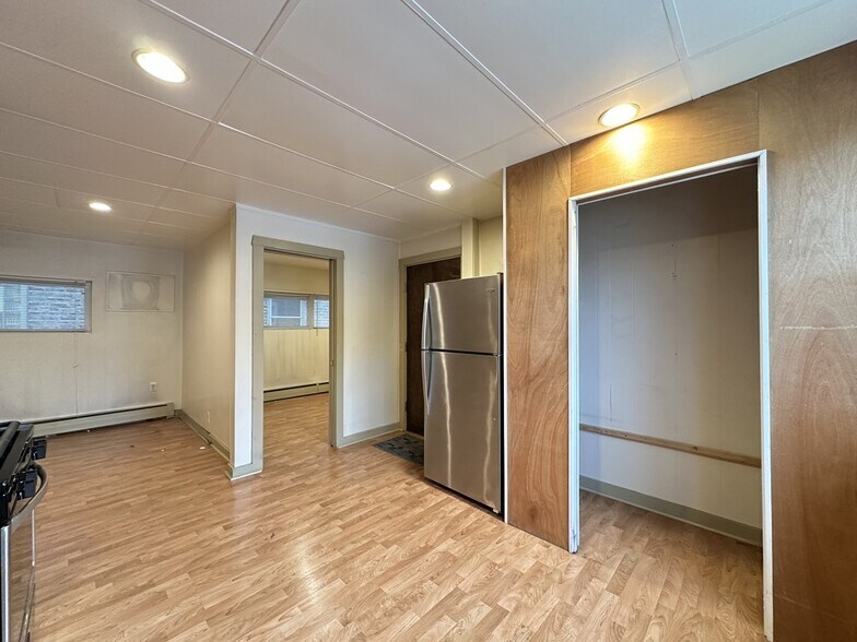 Building Photo - 3734 W Wabansia Ave