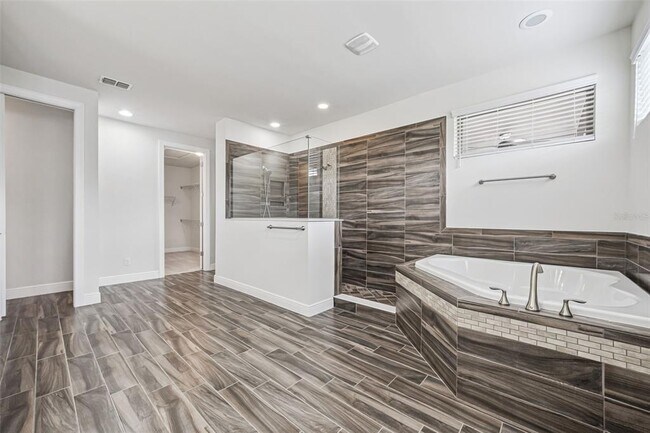 Building Photo - 10819 Savona Way