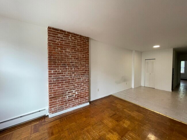 Building Photo - 3027 John F. Kennedy Blvd