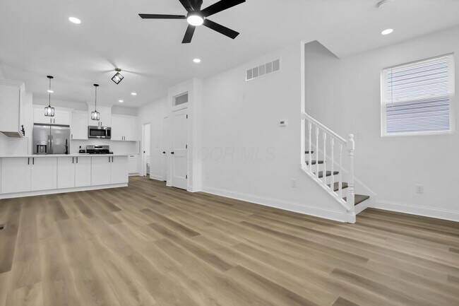 Building Photo - 901 Miller Ave