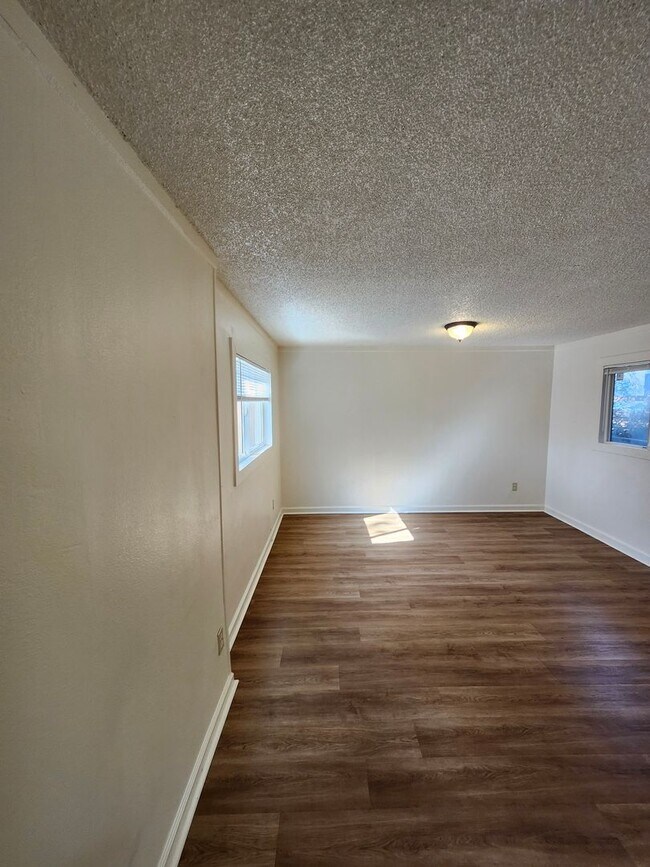 Building Photo - 1977 N F St