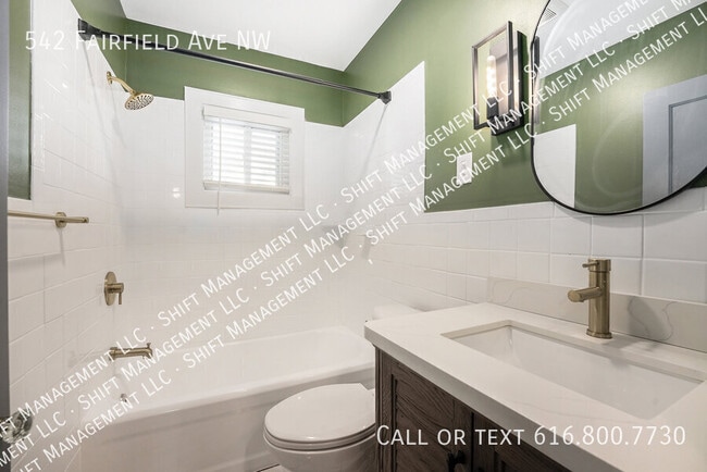 Building Photo - 542 Fairfield Ave NW