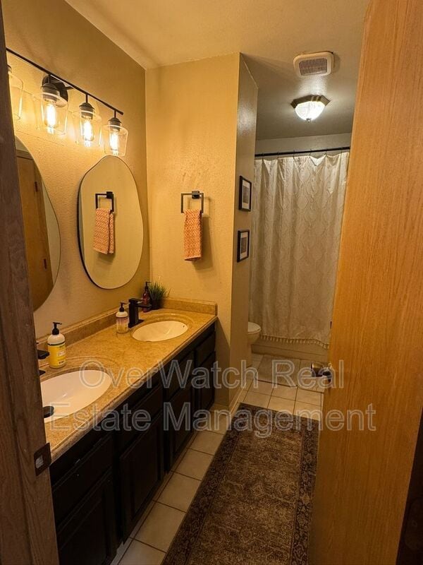 Building Photo - 9532 Dundas Cir