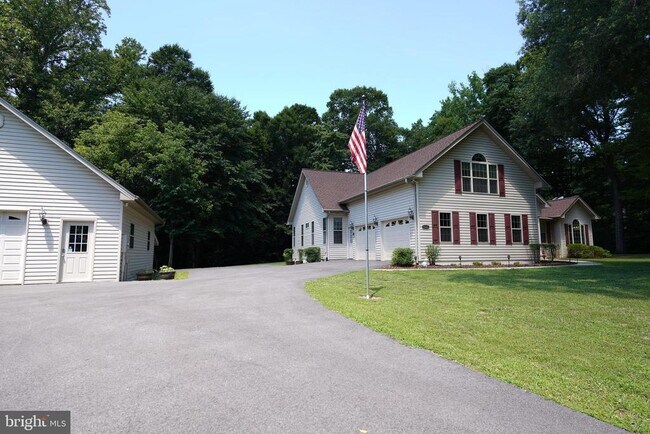 Building Photo - 15401 Jamies Way
