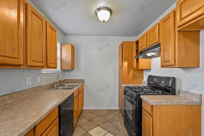 Building Photo - 3204 Caribbean Dr