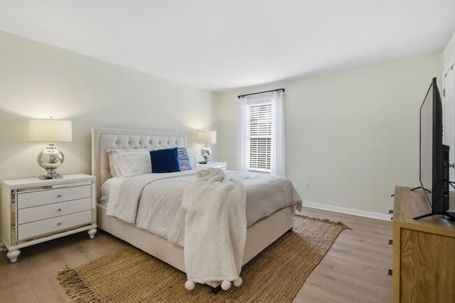 Building Photo - 1407 Vicksburg Pl