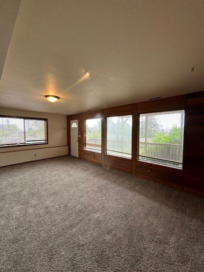 Building Photo - 94217 Terrace Garden Way