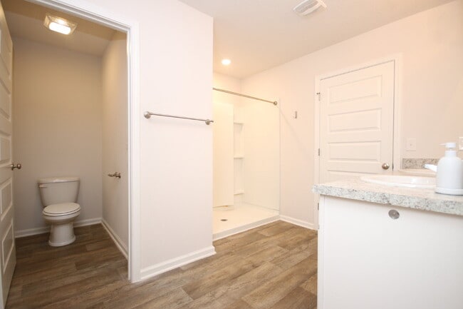 Building Photo - Spacious 5-Bedroom Home Near NAS with Move...