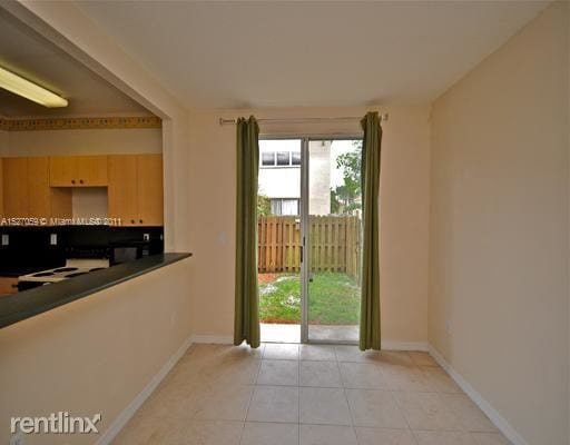 Building Photo - 3 br, 2.5 bath Townhome - 13596 NW 9th Ct
