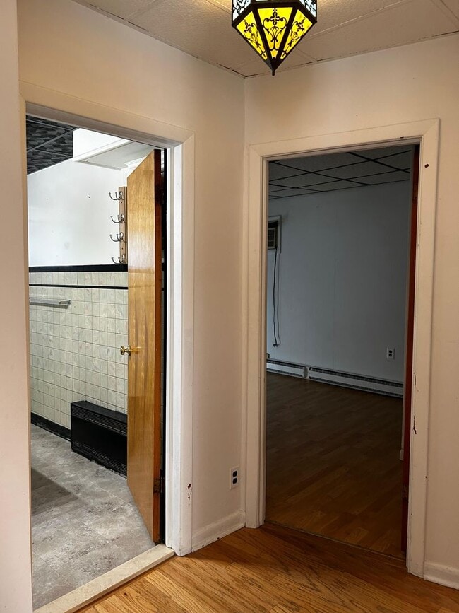 Building Photo - 308 North Blakely Street
