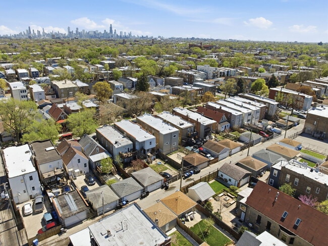 Building Photo - 1526 N Springfield Ave