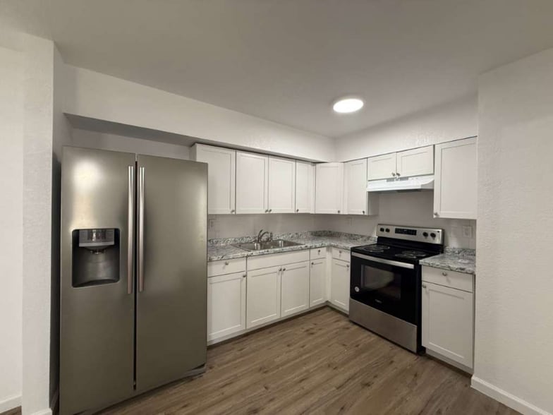 Building Photo - 6718 Pear Tree