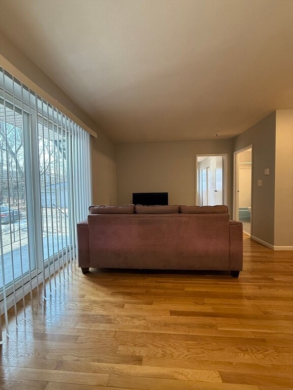 Building Photo - 565 Hyde Park Ave