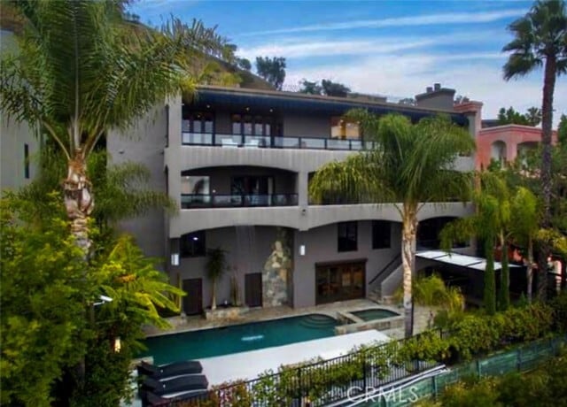 Building Photo - 7218 Mulholland Dr