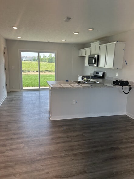 Building Photo - 6582 Pfeifer Ash Dr