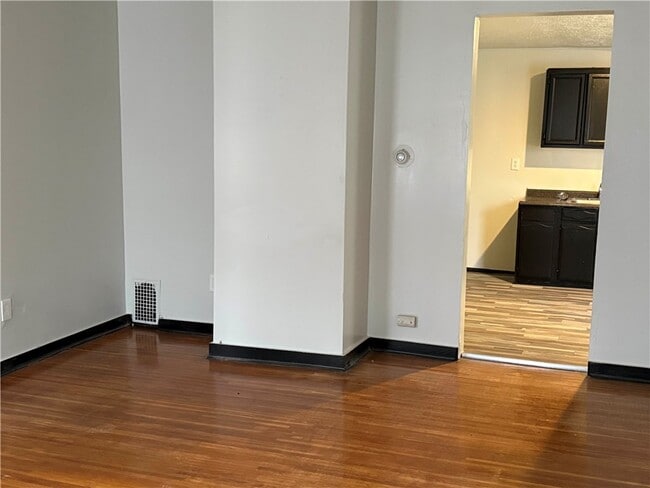 Building Photo - 710-712 Jay St