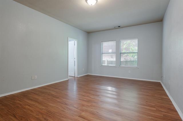 Building Photo - 3221 Kennedy Dr