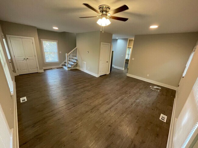 Building Photo - PRE-LEASING FOR AUGUST 2026!