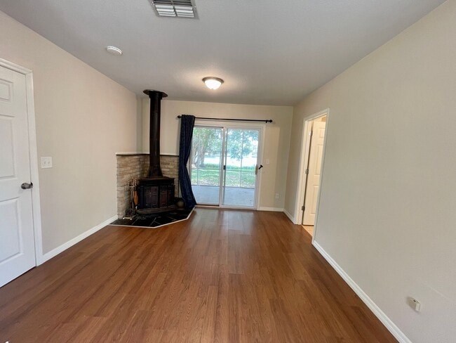 Building Photo - 12504 Forest Hills Dr