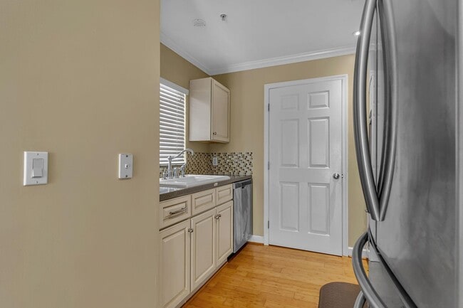 Building Photo - 4274 Calinda Ln
