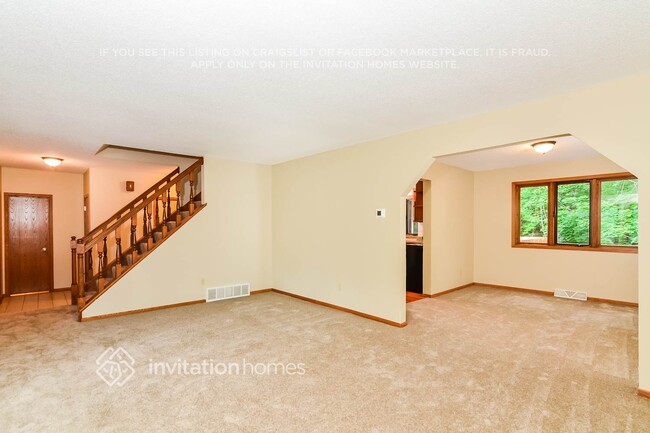 Building Photo - 15000 Wildwood Rd