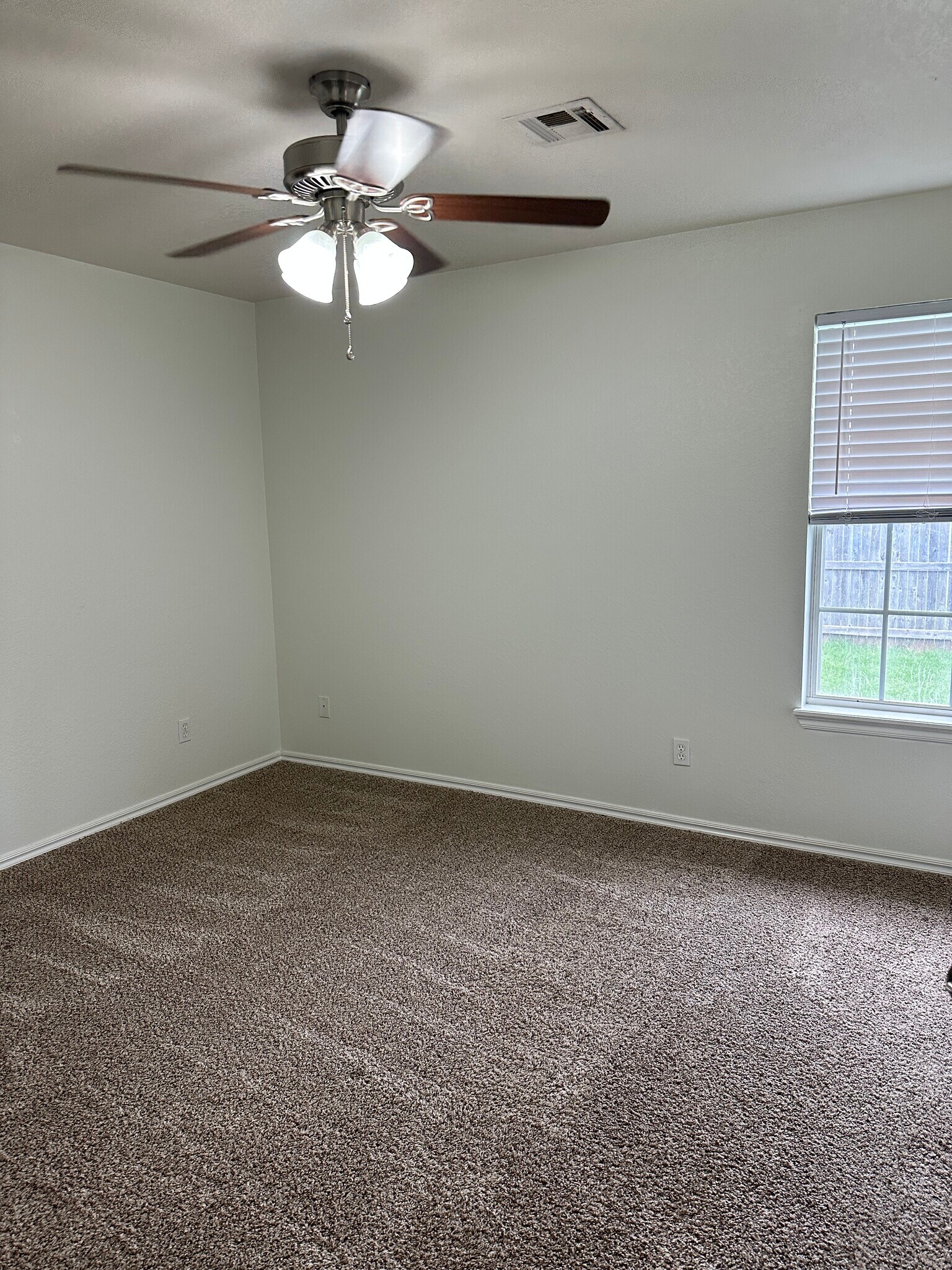 Building Photo - 136 Vinita Dr
