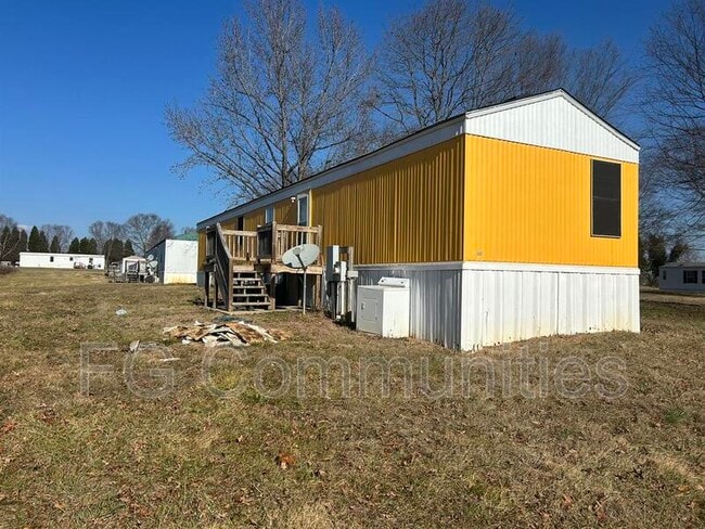 Building Photo - 147 Oak Knoll Dr