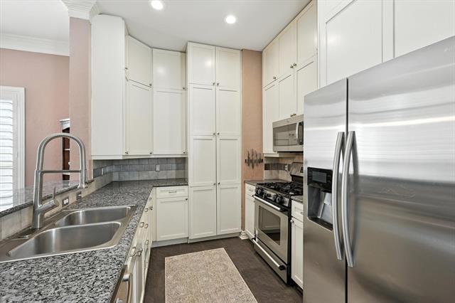 Building Photo - 1500 Pecos St