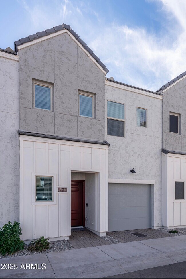 Building Photo - 2134 W Harmont Dr
