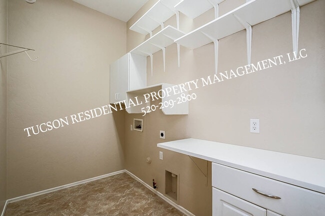Building Photo - 10737 S Miralago Dr