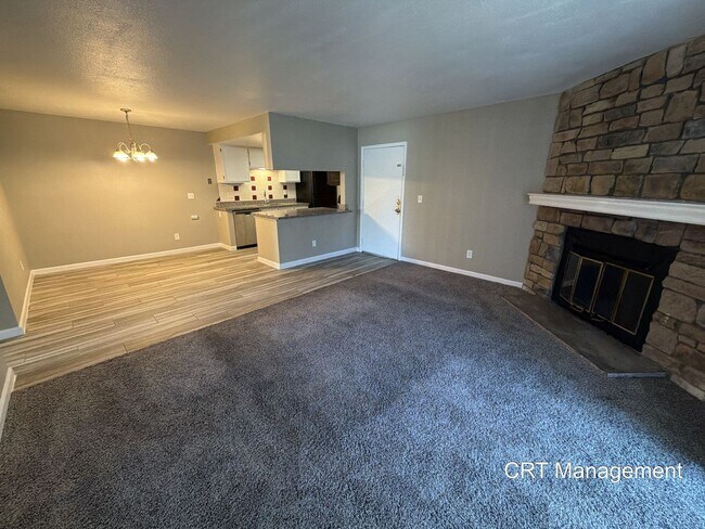 Building Photo - Spacious 3-Bedroom Condo with In-Unit Laundry – Convenient Aurora Location