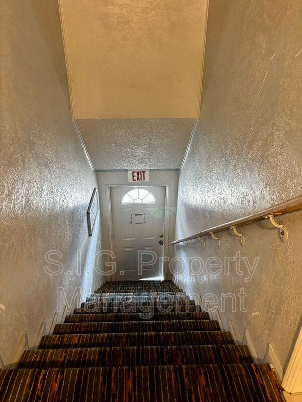 Building Photo - 3819 1/2 Verdugo Rd