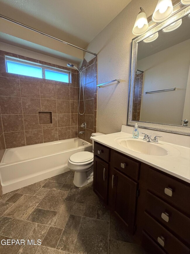 Building Photo - 12557 Paseo Lindo Dr