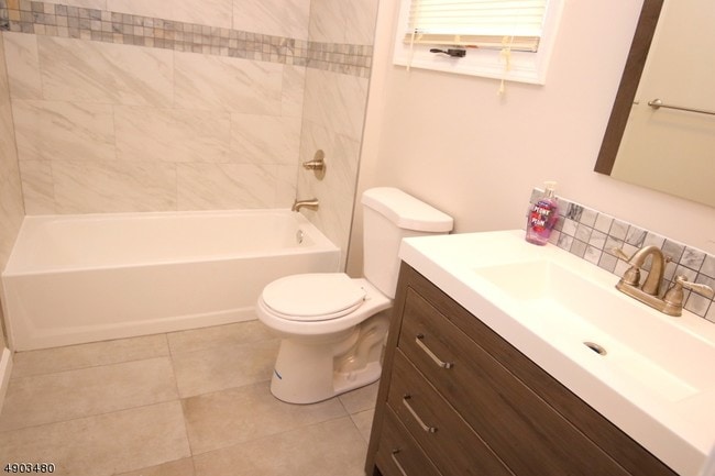 Building Photo - 32 Hancock Ct