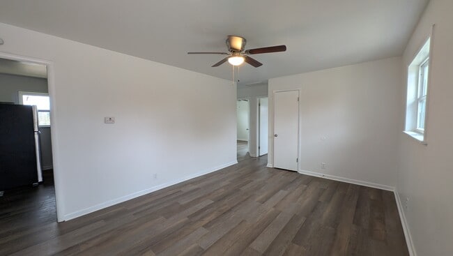 Building Photo - 1025 E Wallace St