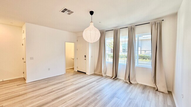 Building Photo - 320 Citrine Trl