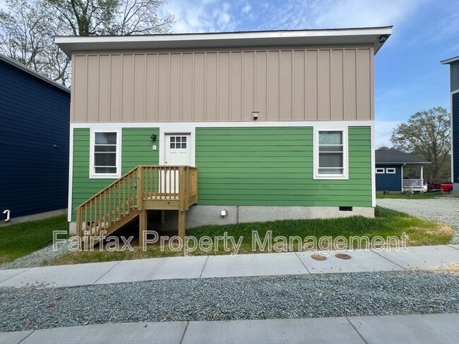 Primary Photo - 2313 Owen St